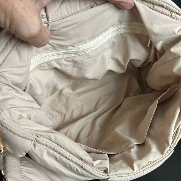 New puffer crossbody shoulder handbag purse neutral designer-look tan gold-tone - Picture 12 of 14